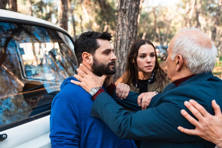 Μπαμπά σ ’αγαπώ: Ο Ηρακλής αντιμέτωπος με τον πεθερό του και ο Νίκος με τη Βιργινία (Video)