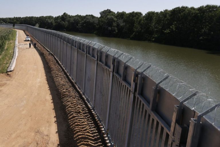 Πηγές ΕΛΑΣ: «Καταγγελίες χωρίς αποδείξεις το ρεπορτάζ του BBC για τα pushbacks μεταναστών»