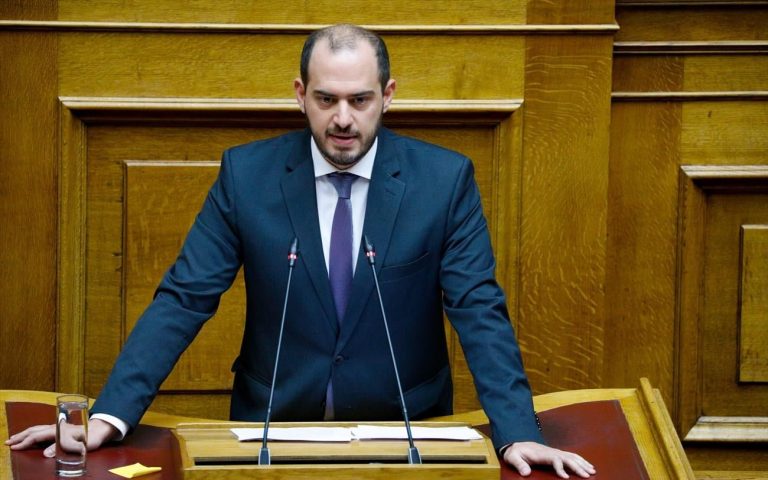 Νέο φορολογικό νομοσχέδιο: Μειώσεις παραβόλων, διαφάνεια και αυστηρότερο πλαίσιο κατά της φοροδιαφυγής