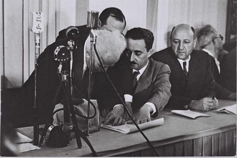 Σαν σήμερα 14 Μαΐου 1948: Η ίδρυση του κράτους του Ισραήλ και η απαρχή της σύγκρουσης στη Μέση Ανατολή (video&photo)