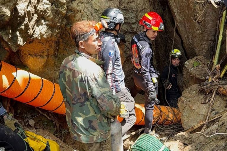 Λάος: Αγώνας δρόμου για τους 7 εγκλωβισμένους σε πλημμυρισμένο σπήλαιο (VIDEO)