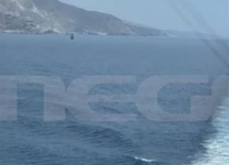 Άνδρος: Ελικόπτερο έκανε επικίνδυνους ελιγμούς πάνω από πλοίο της γραμμής (VIDEO)