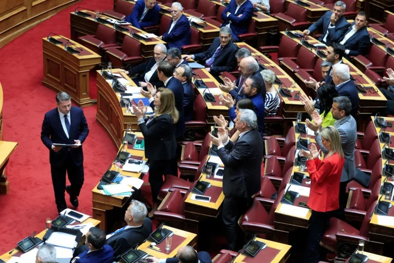 ΠΑΣΟΚ: Οι επόμενες κινήσεις μετά τη μάχη της Βουλής