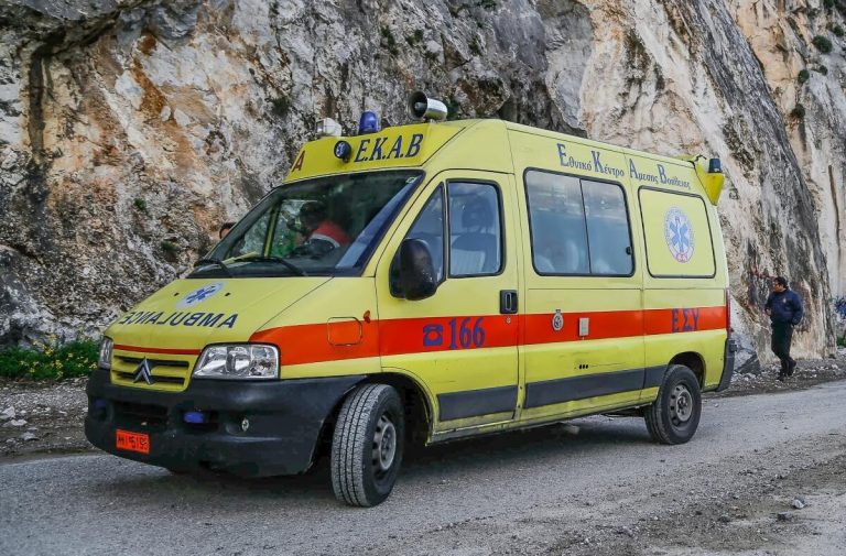 Στο νοσοκομείο 23χρονος μετά από τροχαίο με μηχανή στο Ηράκλειο