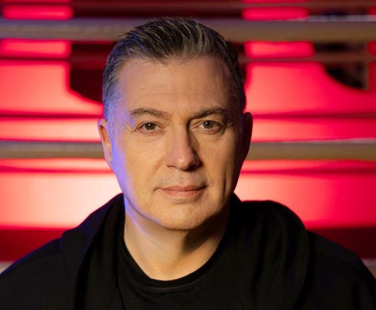 Νίκος Μακρόπουλος: Δυναμικό comeback με το single «Επίθεση» – Ακούστε το