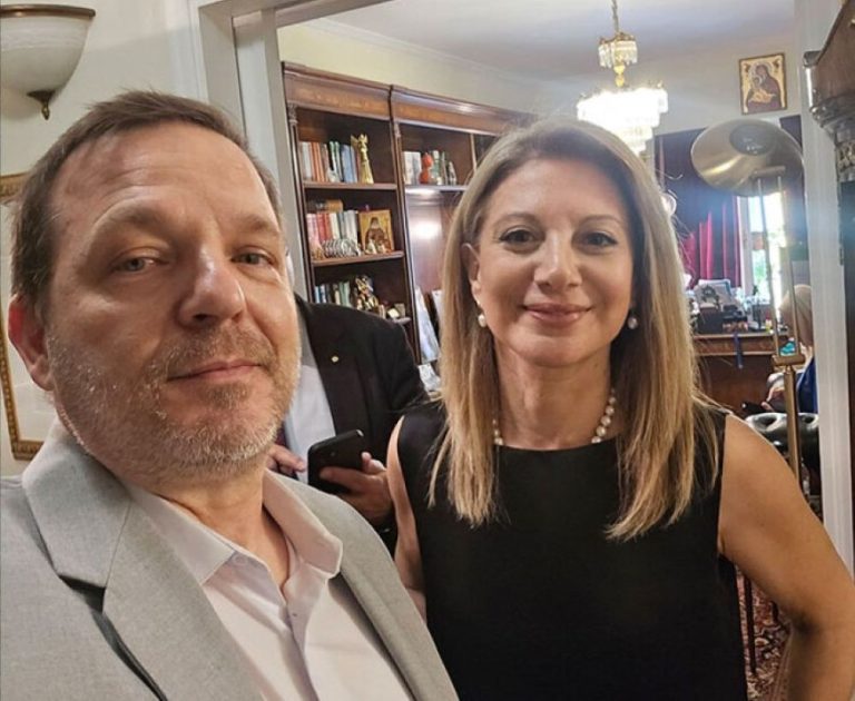 Kόμμα Καρυστιανού: Συλλογή υπογραφών στο γραφείο της Μαρίας Γρατσία, με Αυγερινό και Σιουρδάκη (video)