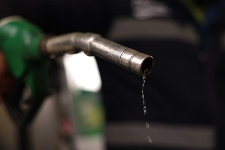 Fuel Pass III: Περισσότεροι από 2,5 εκατομμύρια δικαιούχοι μοιράστηκαν 113 εκατ. ευρώ κρατικής ενίσχυσης