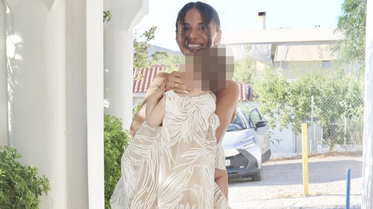 Ελένη Τσολάκη: Η παραμυθένια βάφτιση της κόρης της και οι διάσημοι καλεσμένοι (Photo)