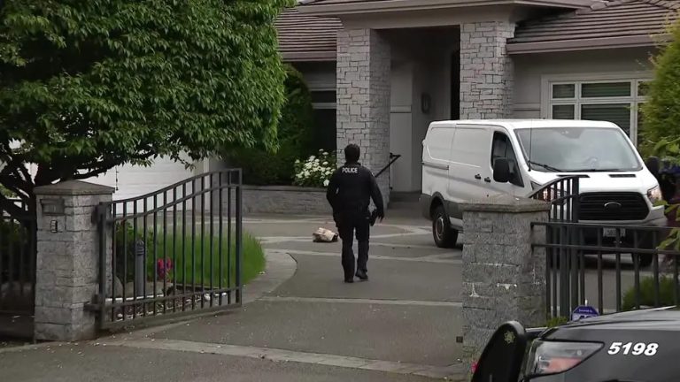 Από τα πολυτελή πάρτι στις καταγγελίες για trafficking: Το σκοτεινό μυστικό έπαυλης του OnlyFans (video)