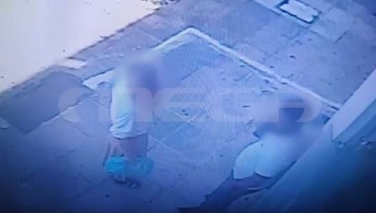 Ηλικιωμένη δίνει τσάντα με 20.000 ευρώ σε «λογιστή»! Βίντεο-ντοκουμέντο