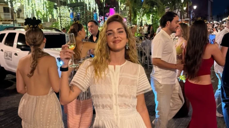 Το 24ωρο – αστραπή της διάσημης influencer Κιάρα Φεράνι στην Αθήνα (Video+photo)