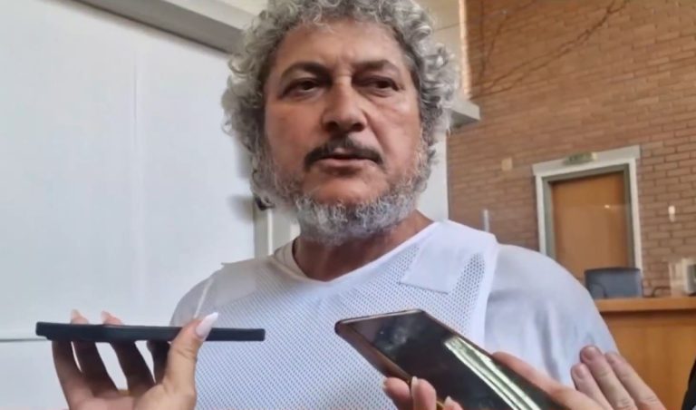 «Πρέπει να μιλήσει» – Η κόρη του Τιμ Βουκελάτου ζητά απαντήσεις μετά τη σύλληψη Δαλαμάγκα