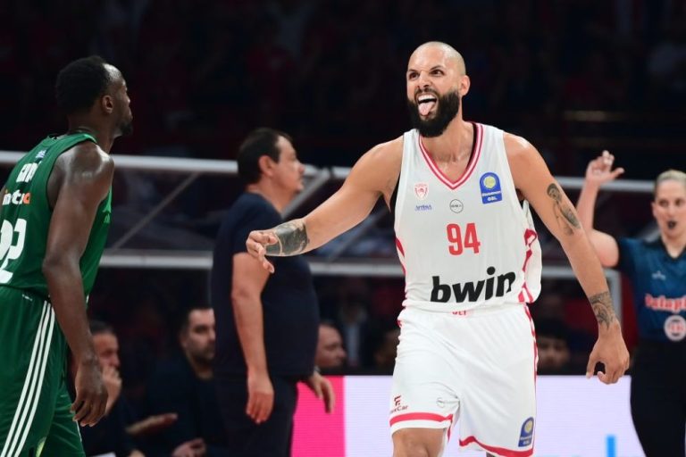 Ολυμπιακός – Παναθηναϊκός 82-76: Προβάδισμα τίτλου για τους ερυθρόλευκους – Τι δήλωσαν Μπαρτζώκας και Αταμάν (video)