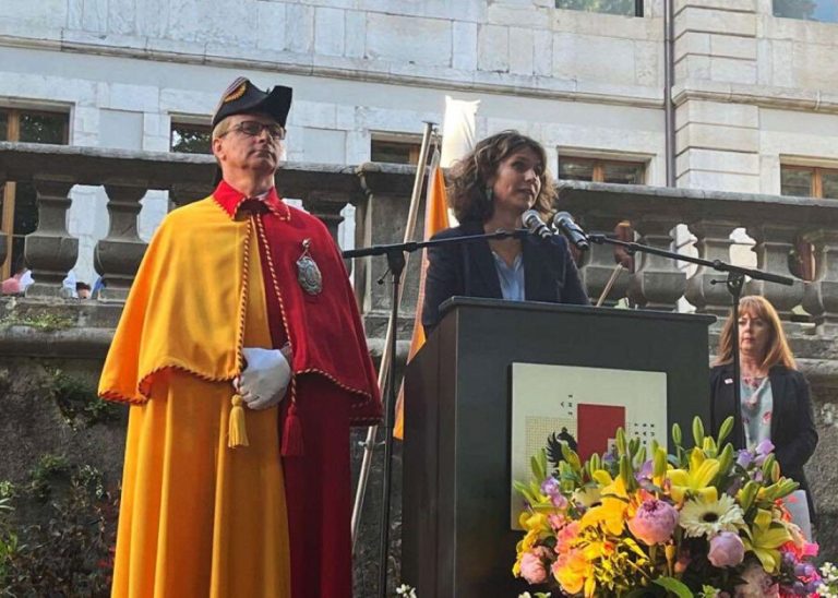 Η Ελληνίδα που ανέλαβε τα ηνία της Γενεύης: Η Χριστίνα Κίτσος στη θέση της δημάρχου (Photos)