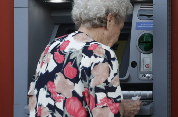 Συντάξεις Ιουλίου: Πληρωμές σε δύο δόσεις – Αναλυτικά οι ημερομηνίες καταβολής