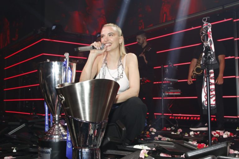 Στην πίστα με την Κατερίνα Λιόλιου ξενύχτησαν οι δύο φετινές ερυθρόλευκες «κούπες» (VIDEO & PHOTOS)