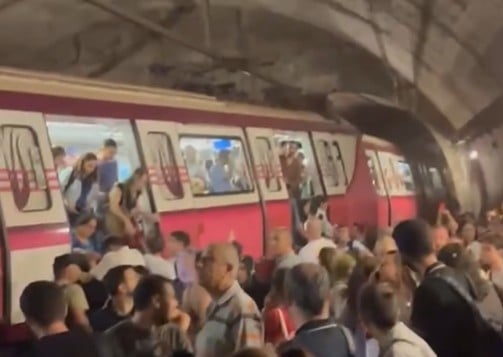 Εκτροχιασμός συρμού του Μετρό στην Κωνσταντινούπολη – Τρεις τραυματίες (Video)