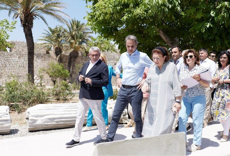 Ο Πρωθυπουργός και η Λίνα Μενδώνη εγκαινίασαν την «Περβόλα» στη Μεσαιωνική Πόλη της Ρόδου