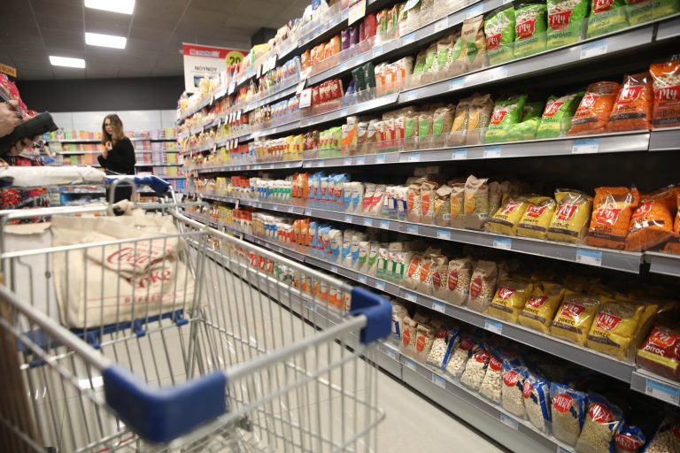 Σούπερ μάρκετ: Αυξάνεται ο τζίρος, αλλά συρρικνώνονται τα κέρδη – Στο 1,1% το περιθώριο κερδοφορίας