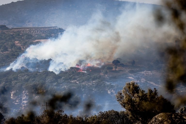 Πάνω από 200 πυροσβέστες στην μάχη με τις φλόγες στο Ρέθυμνο – Καθηλωμένα τα εναέρια μέσα -Σε κατάσταση έκτακτης ανάγκης ο δήμος Αγίου Βασιλείου