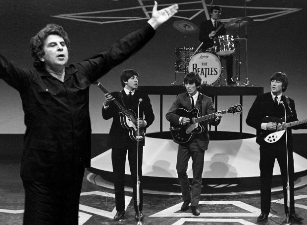 Σαν σήμερα 16 Ιουλίου: Όταν οι Beatles μπήκαν στο στούντιο για να τραγουδήσουν… Μίκη Θεοδωράκη