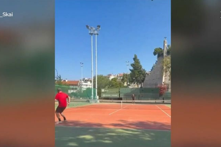 Φιλικός αγώνας τένις μεταξύ Κασσελάκη και Άδωνι στο Politia Tennis Club (video)