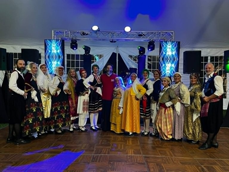 Το Long Island φόρεσε τα γαλανόλευκά του στο Ελληνικό Φεστιβάλ του Holy Resurrection του Brookville (photo)