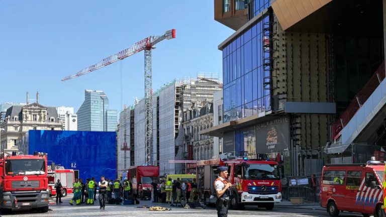 Βρυξέλλες: Πυρκαγιά σε υπό κατασκευή κτίριο – Άγνωστος ο αριθμός των νεκρών – Έξι αγνοούμενοι (video)