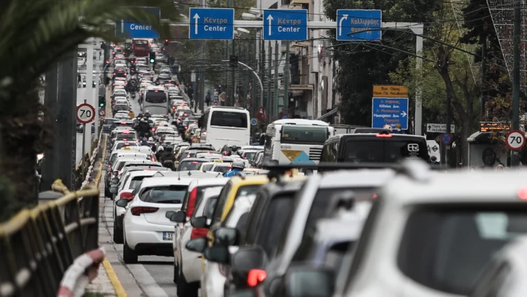 Ελλάδα: Στην πρώτη εξάδα των χωρών με τις περισσότερες ώρες οδήγησης