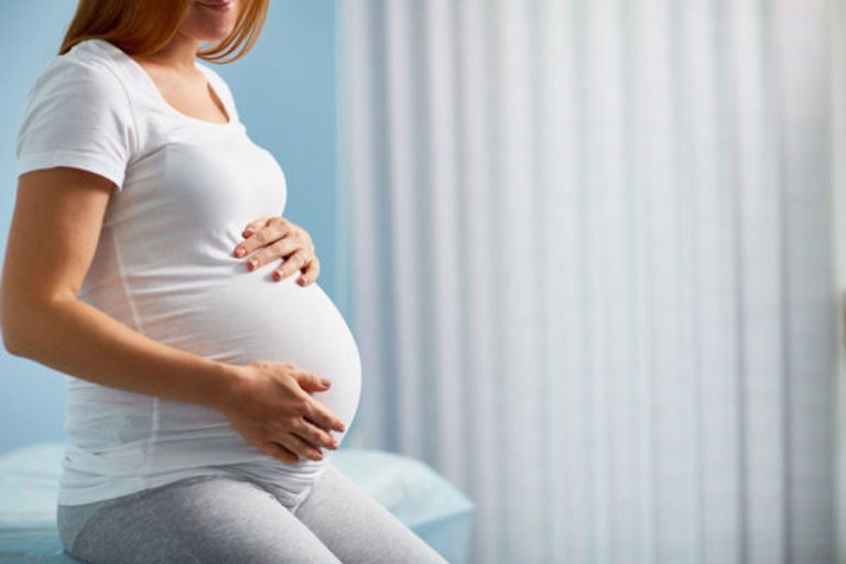 Φρίκη στην Καλλιθέα: 37χρονη έγκυος ξυλοκοπήθηκε άγρια από τον πρώην της – Έχασε το έμβρυο