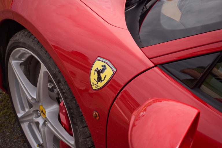 Ferrari προς τις κινεζικές αυτοκινητοβιομηχανίες: «Έχετε την τεχνολογία αλλά όχι το συναίσθημα»