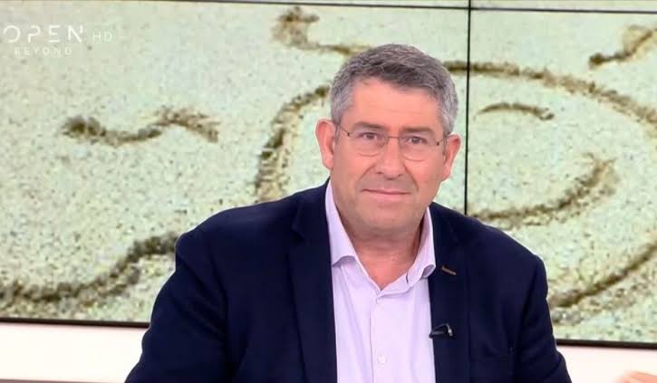 Μόνος του ο Άκης Παυλόπουλος στην εκπομπή – Η ατάκα για την απουσία του Δημήτρη Οικονόμου