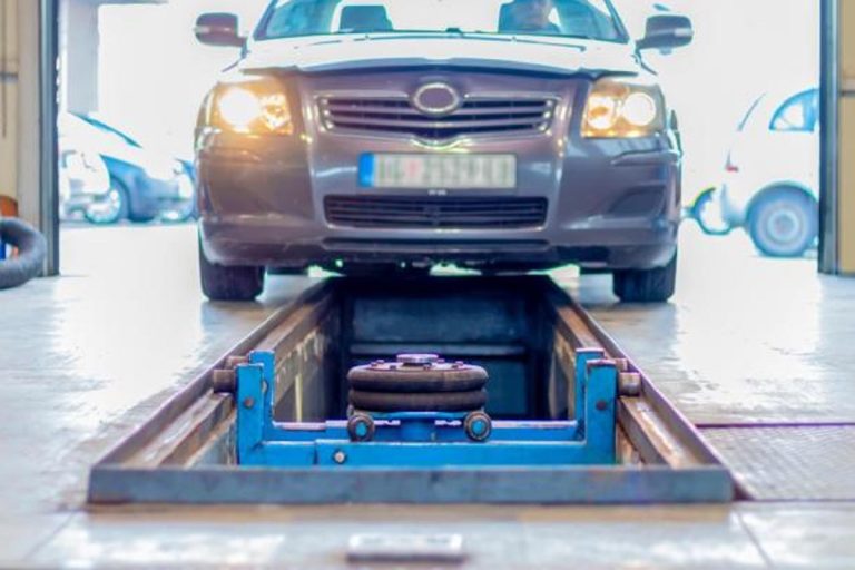 Νέα δεδομένα στα ΚΤΕΟ από το 2027: Χιλιάδες diesel ΙΧ και ταξί κινδυνεύουν να μείνουν εκτός κυκλοφορίας
