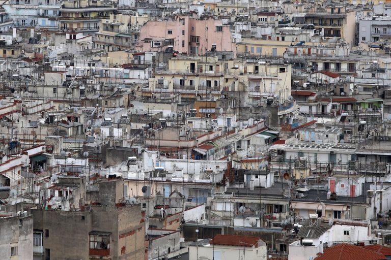 Βραχυχρόνιες Μισθώσεις 2026: «Πάγωμα» νέων Airbnb στη Θεσσαλονίκη