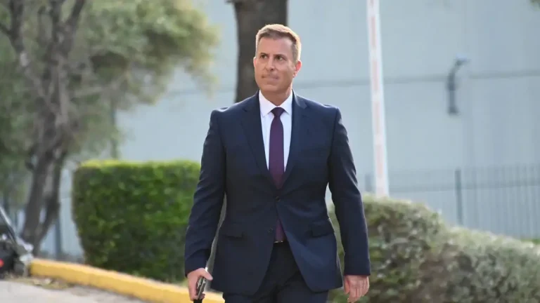 Σε ποιο κανάλι αναλαμβάνει την παρουσίαση του κεντρικού δελτίου ειδήσεων ο Στάθης;