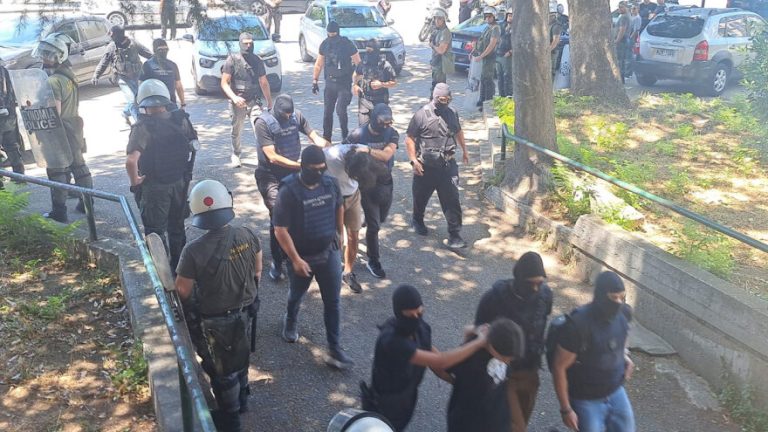 Στα δικαστήρια οι τρεις συλληφθέντες για τη φονική επίθεση στη Νέστορα – Το λάθος που τους «πρόδωσε»