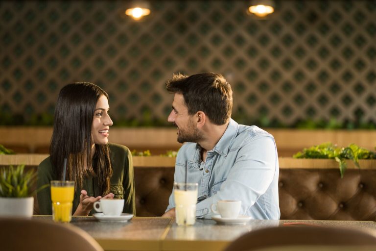 Τα πράγματα που καταλαβαίνεις για έναν άντρα από το πρώτο ραντεβού