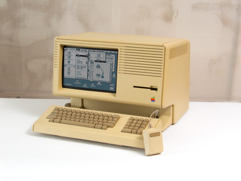 Apple Lisa: Η ιστορία των 7.000 υπολογιστών που κατέληξαν θαμμένοι σε χωματερή (photo)