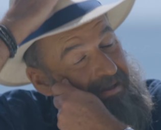 Ο Γιώργος Λιάγκας άφησε μούσια και έγινε ψαράς! Δεν πάει το μυαλό σας τι ανακοίνωσε (Video)