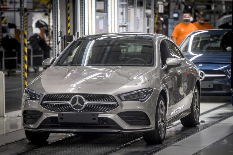 Mercedes: Μεταφέρει το παραγωγικό της βάρος στην Ουγγαρία