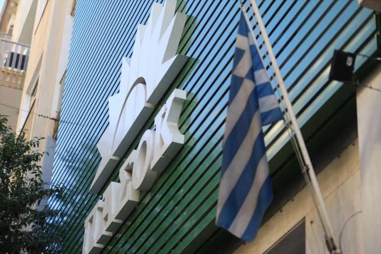 Γκάφα ολκής του ΠΑΣΟΚ: Ανακάλυψε «κίνδυνο ανυποταξίας» για τους νέους ενώ ο νόμος προβλέπει ρητά την αναβολή τους