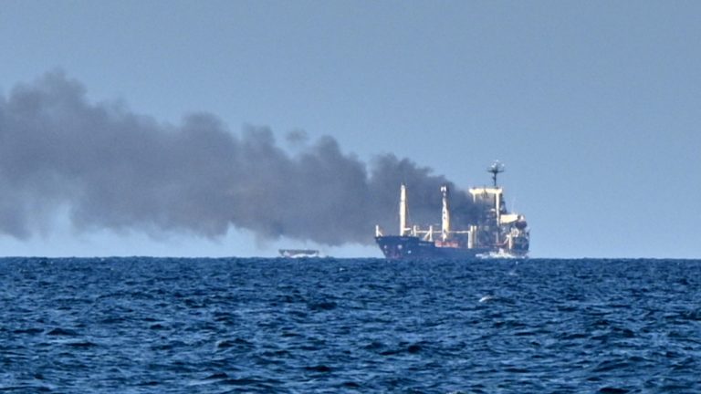 Τρία «καυτά» μέτωπα απειλούν τη διεθνή ναυτιλία – Ορμούζ, Ερυθρά Θάλασσα και Οδησσός σε κατάσταση υψηλού κινδύνου