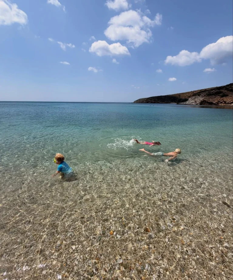Ο Μπόρις Τζόνσον ψηφίζει και με τα δύο χεριά Ελλάδα για τις οικογενειακές διακοπές