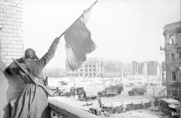 Στάλινγκραντ: Η μάχη που «έθαψε» τα σχέδια του Χίτλερ και άλλαξε την πορεία του Β’ Παγκοσμίου Πολέμου