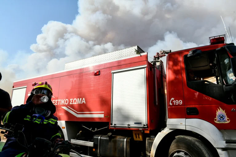 «Πορτοκαλί» συναγερμός για φωτιές: Στο επίπεδο 4 η Αττική και άλλες 14 περιοχές