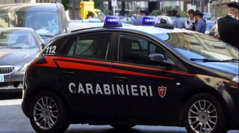 Συναγερμός στο λιμάνι του Μπάρι: Συνελήφθη Γάλλος μετά την άφιξη από την Πάτρα – Έκρυβε τρεις πυραύλους Akeron σε βαν