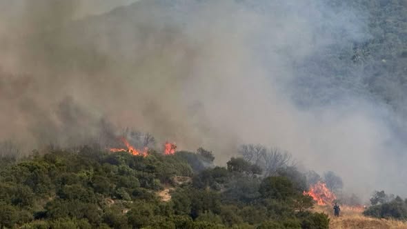 Φωτιά στο Κοκκινόχωμα Καβάλας: Υποχωρεί η φωτιά, μήνυμα του 112 στους κατοίκους (PHOTOS & VIDEO)