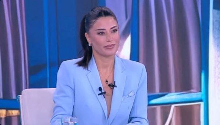 Λατινοπούλου: «Πανηγύρι κομμάτων η ΔΕΘ» – «Κομπογιαννίτης» ο Βελόπουλος (video)