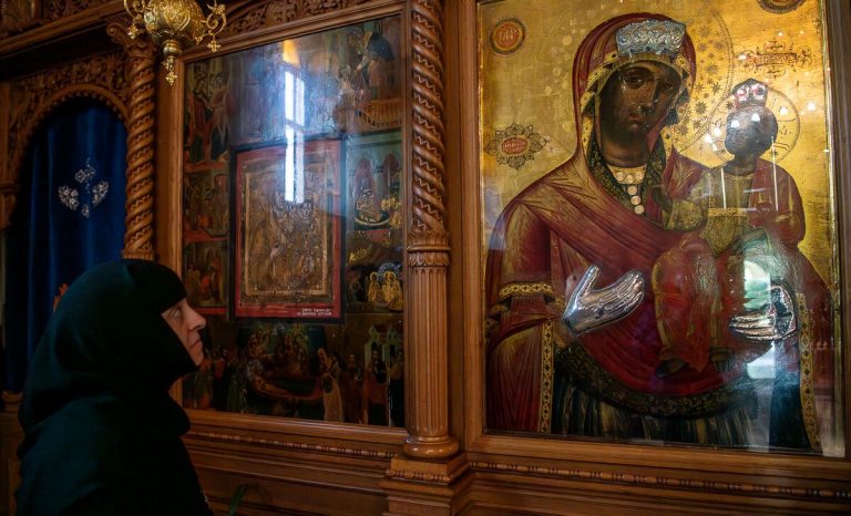 Η θαυματουργή εικόνα της Παναγίας Σκαφιδιάς Ηλείας – Η ηγουμένη της Μονής στην «Political»