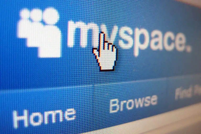 Myspace: Το θρυλικό social network επιστρέφει για εκδίκηση – «Πετάει» βελάκια σε Facebook και Instagram